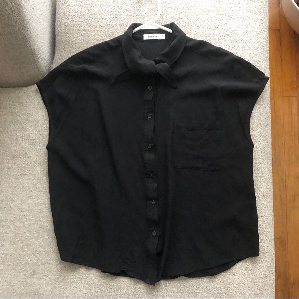 Mod Ref black tie top